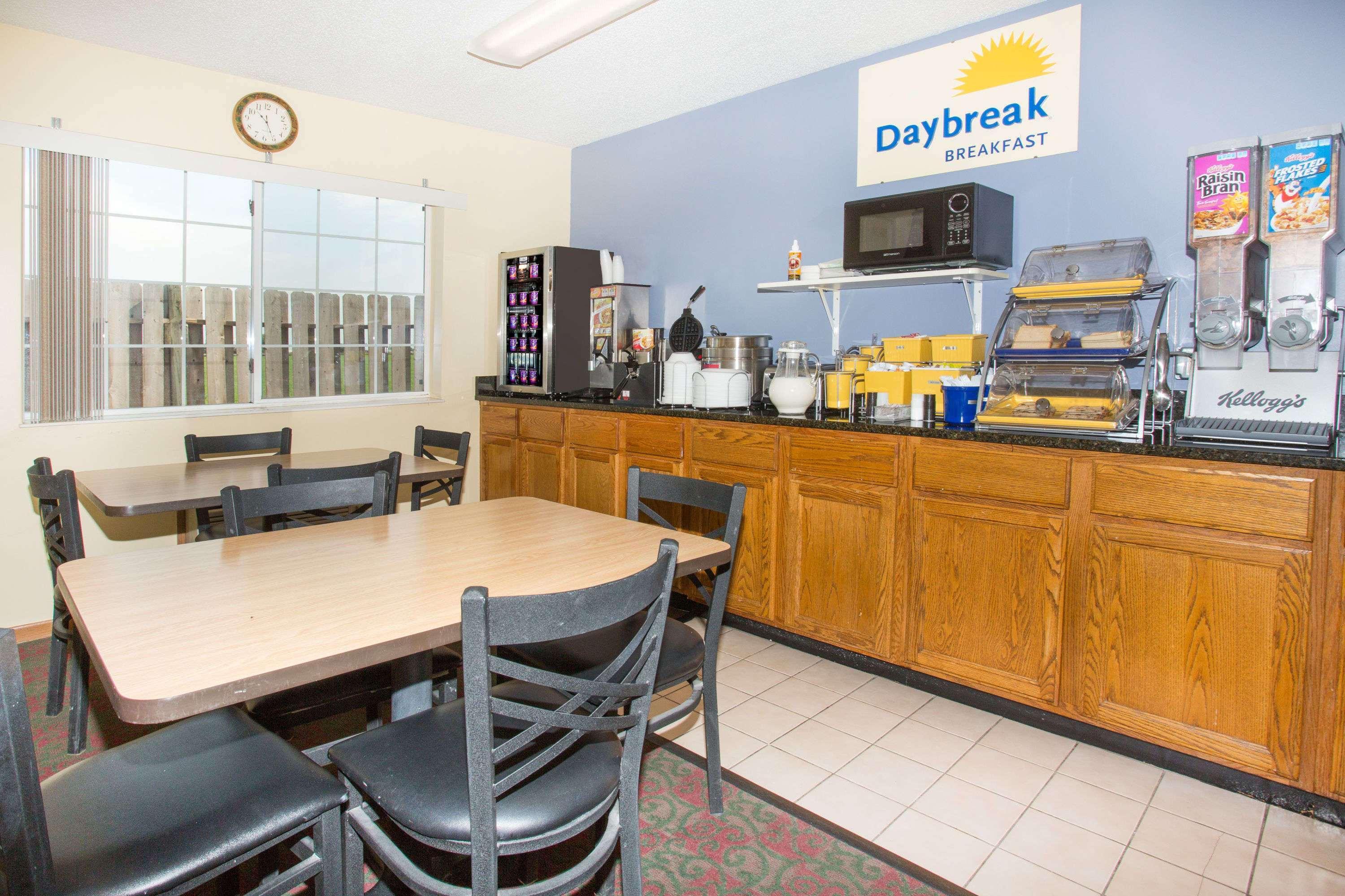 Days Inn By Wyndham Lexington Ne Luaran gambar