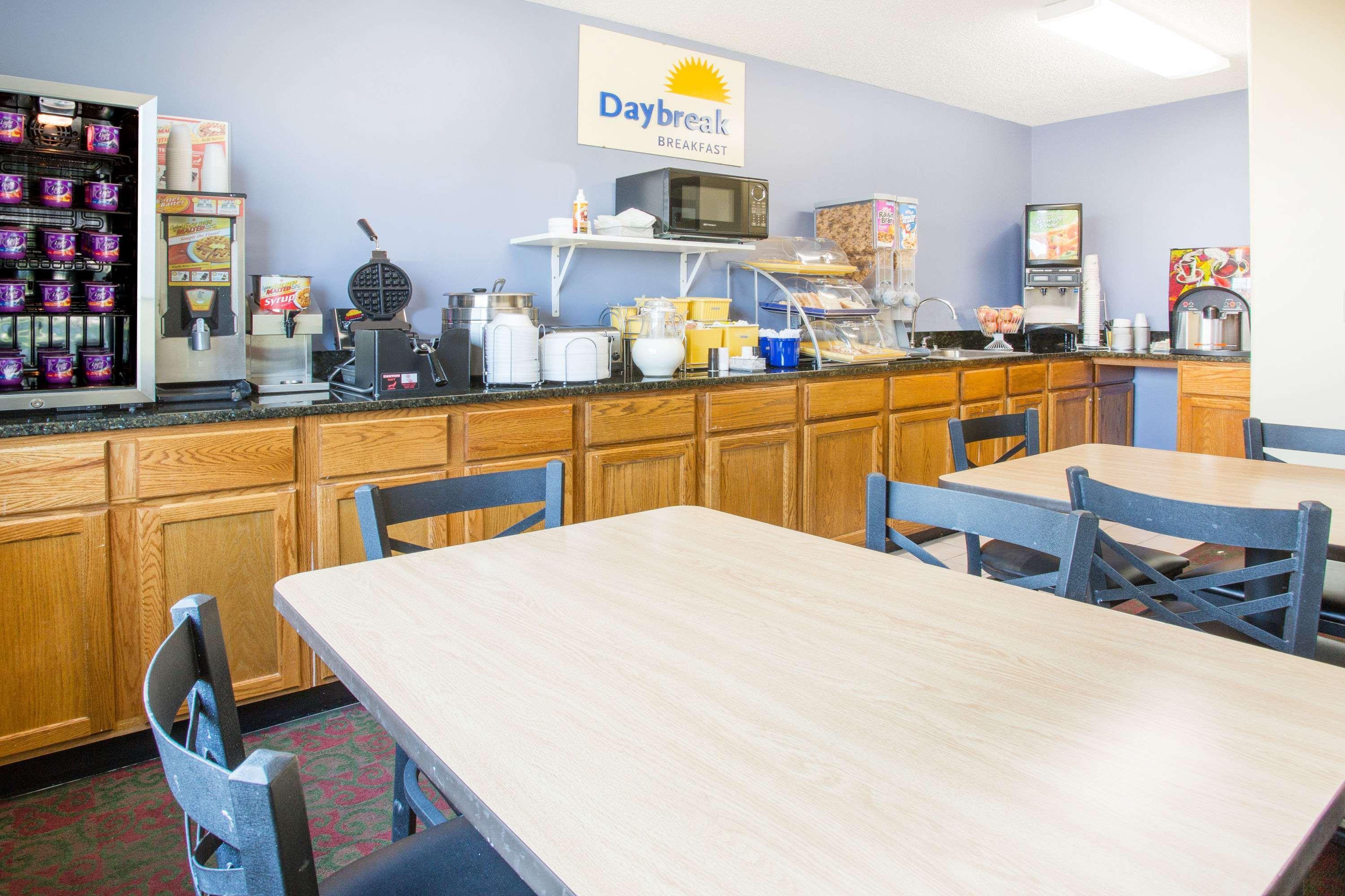 Days Inn By Wyndham Lexington Ne Luaran gambar